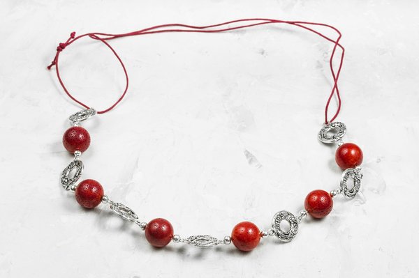 Collier corail : élégance intemporelle et couleurs vibrantes